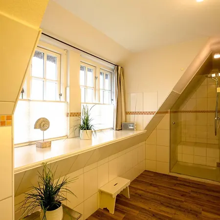 Ferienhaus 2 *
