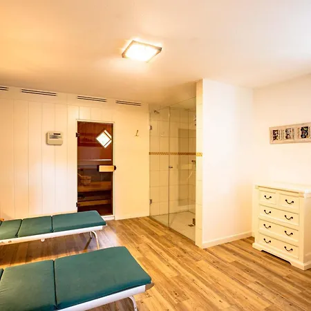 Ferienhaus 2 *